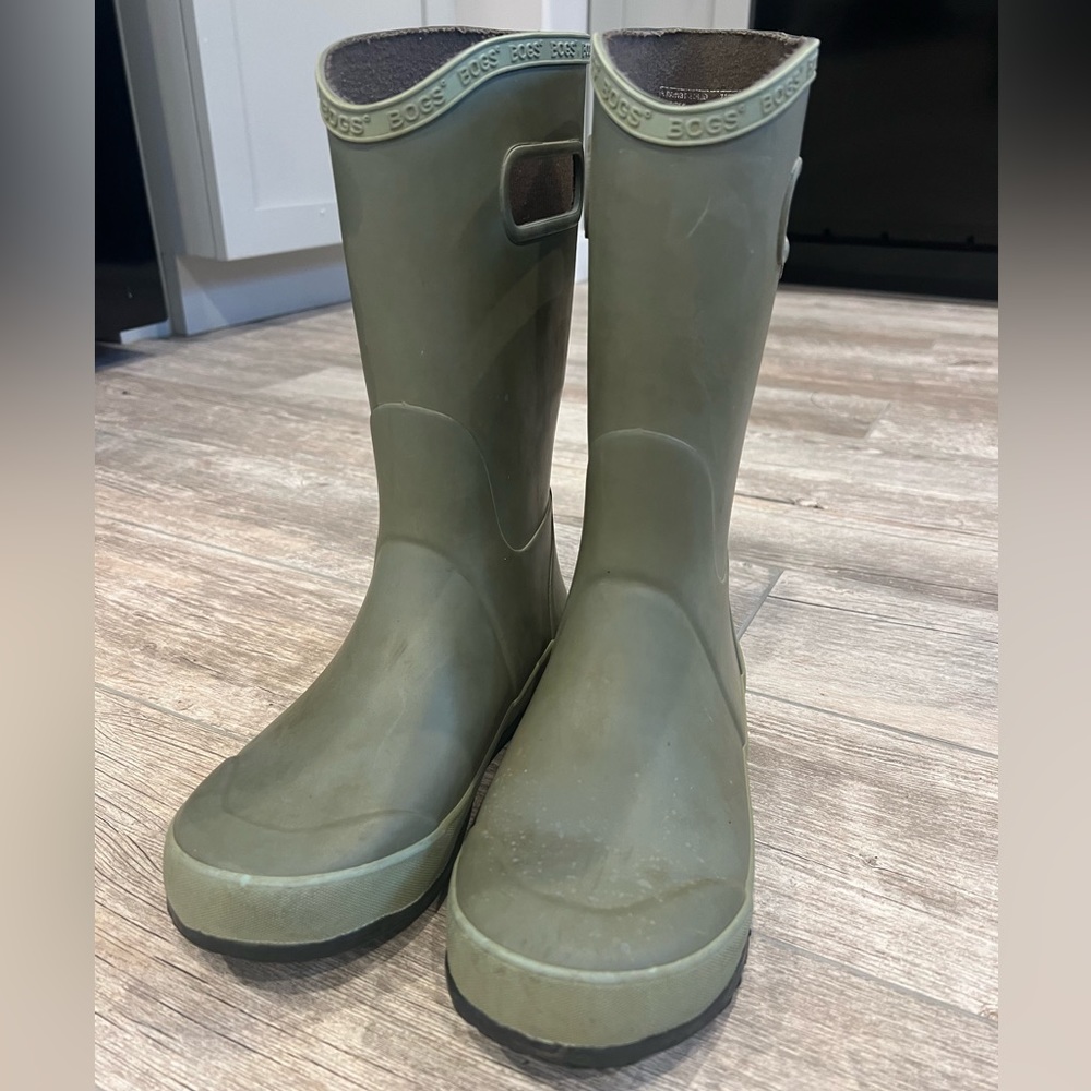 Bogs little kids boots size 6 grey